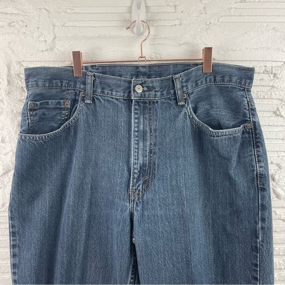 Levi's Men's Vintage 550 Relaxed Fit Medium Wash Jeans 100% Cotton 38X30 - Picture 2 of 15